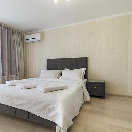 Luxury 2-Bedroom Most City Area, Center Dnipro Exterior photo