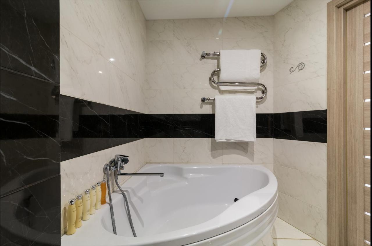 Luxury 2-Bedroom Most City Area, Center Dnipro Exterior photo